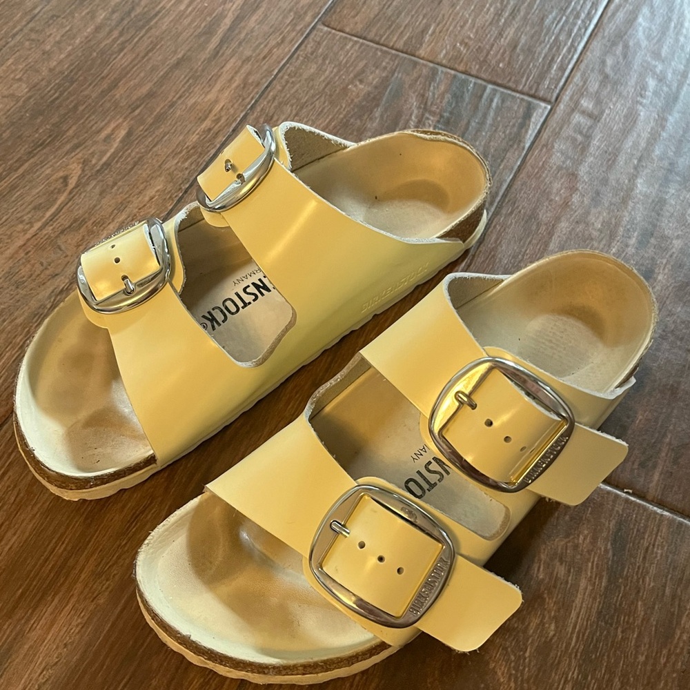 Patent butter yellow Birkenstocks. Hard to find!! Birkenstock size 37